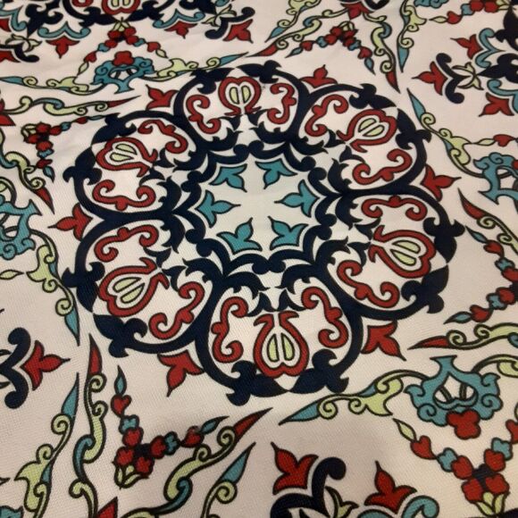 Huntington Home Table Cloth 73x73 Scrolled Medalions - Picture 2 of 8